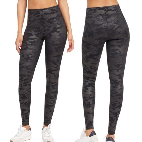 SPANX Faux Leather Camo Leggings size Large in Black - Picture 1 of 7